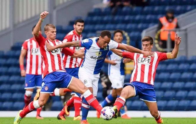 为球队进攻 为球队进攻