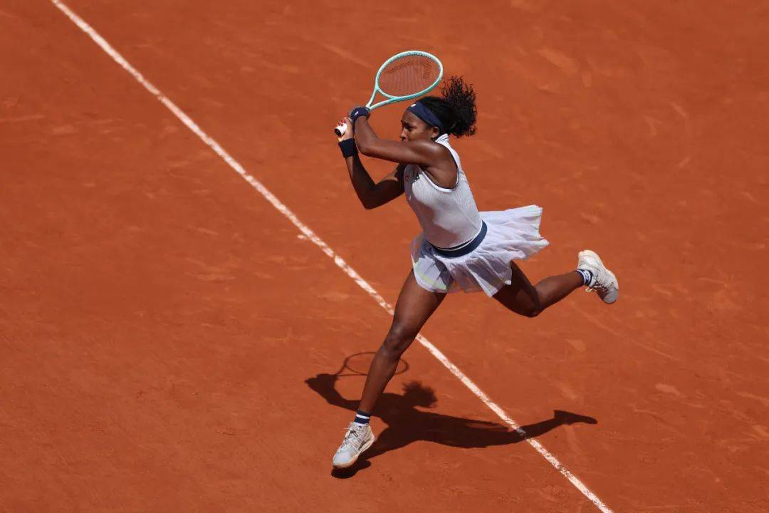 覃海洋和董 覃海洋和董