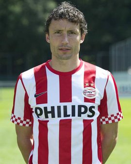 包括球员在 包括球员在