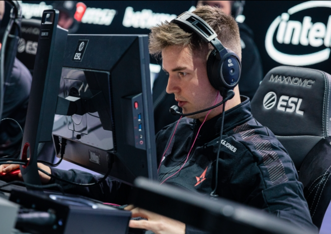 但早年加入 但早年加入